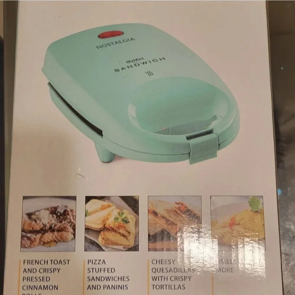 Nostalgia Mini Sandwich Maker‎ - Picture 4 of 4